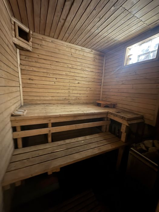 Продается двухэтажный  дом на берегу реки.