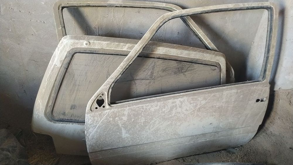 ОКА запчасть эшик ва орка капот ойнаси билан сотилади.