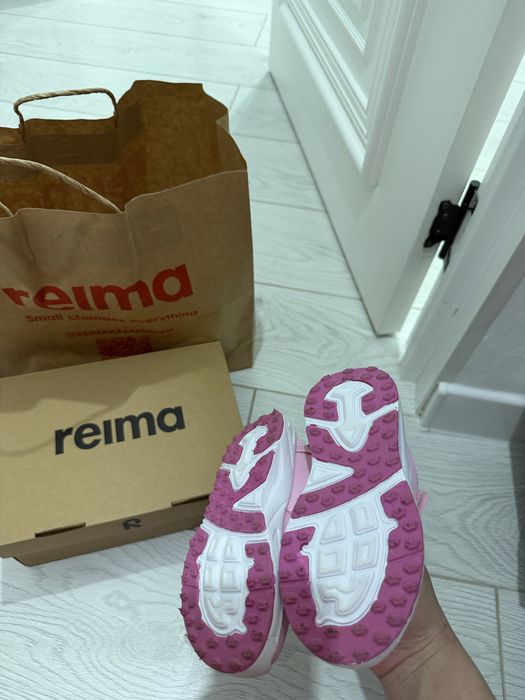 Продам кроссовки Reima
