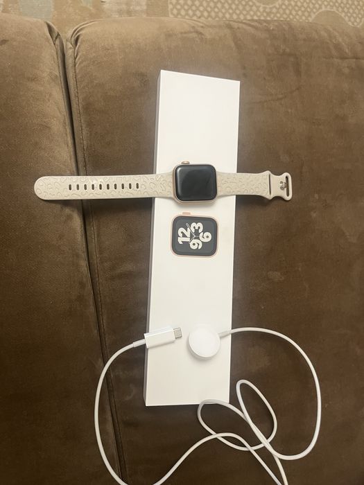 Apple watch SE (gold)