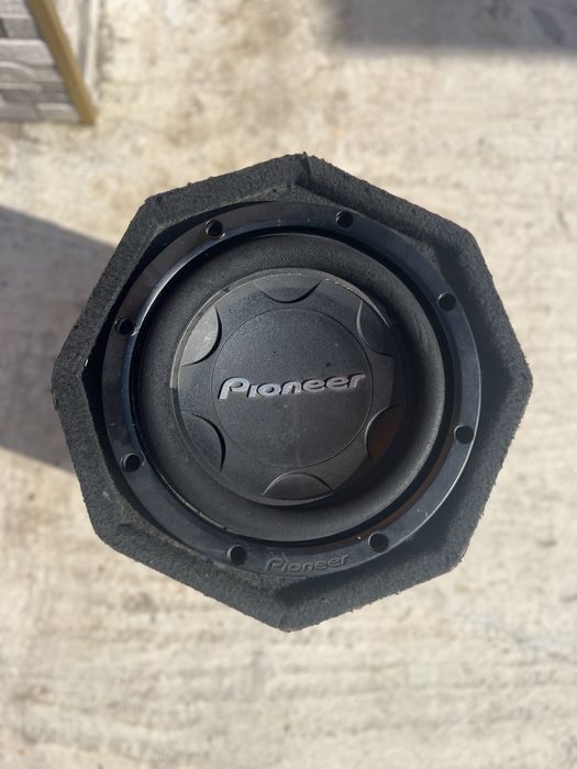 Бас каса с усилвател