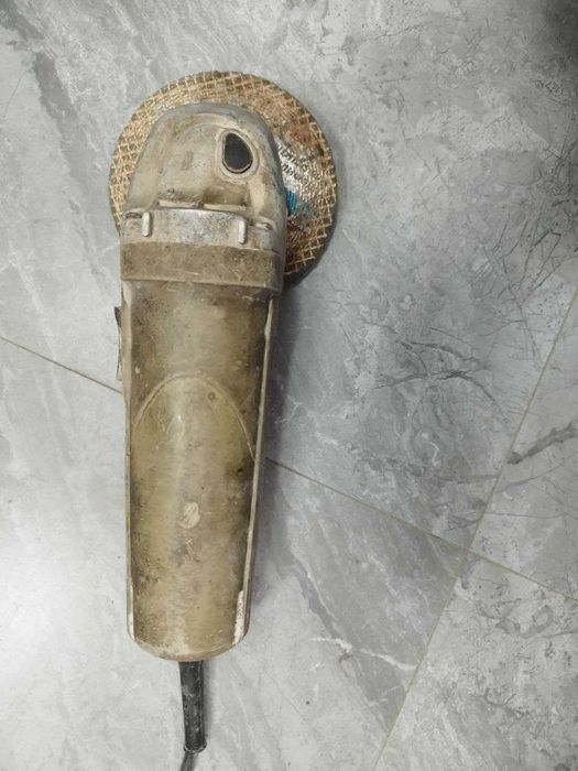 Болгарка Crown (963535 г. Кокшетау, ул. Абая 128, 21)