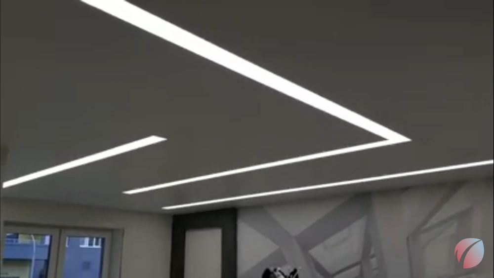 Универсальный профиль для световых линий