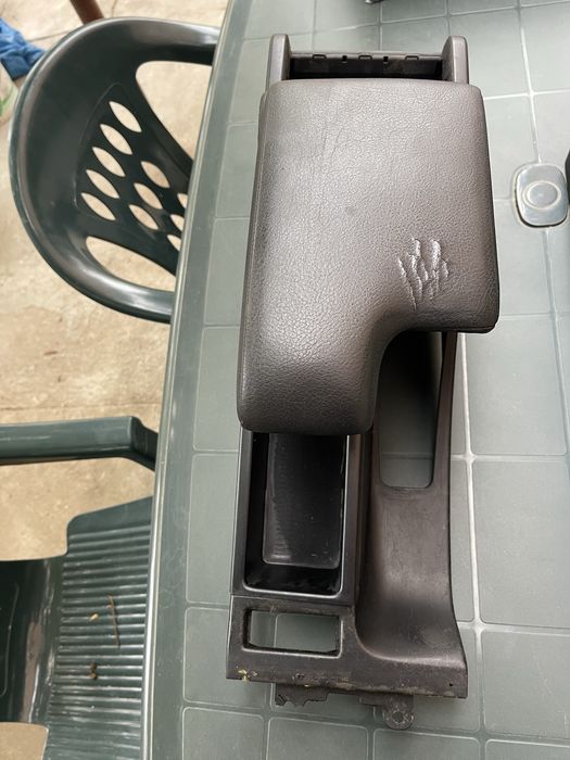 Барче с Подлакътник и Къпхолдър BMW БМВ е46