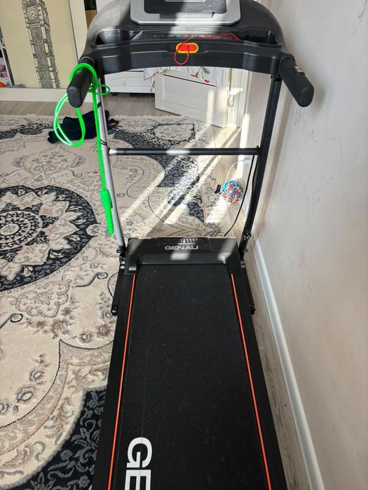 Продам беговую дорожку