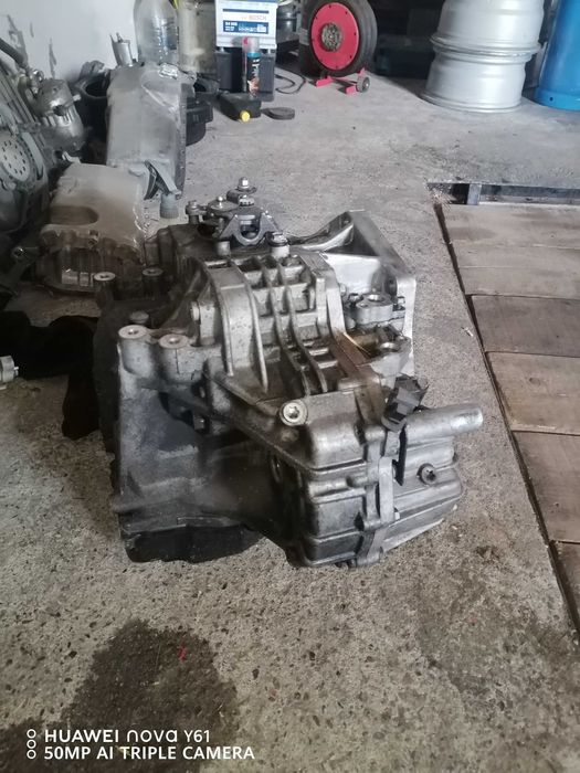 Скоростна кутия Пасат Б6 2.0 200кс