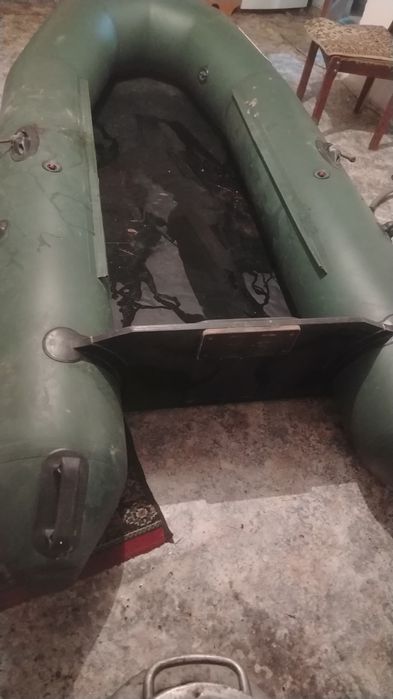 Лодка с матором 2.6 обьем матора