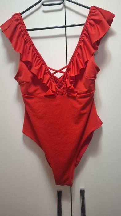 Costum de baie in V