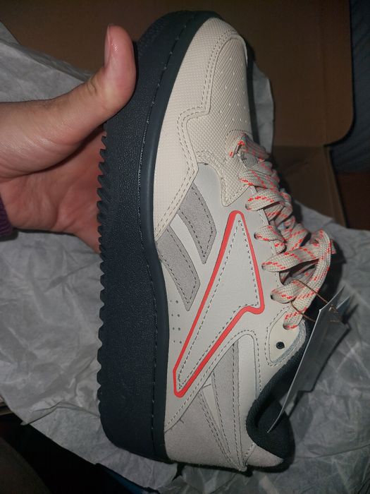 Кроссовки Reebok 25 тыс.