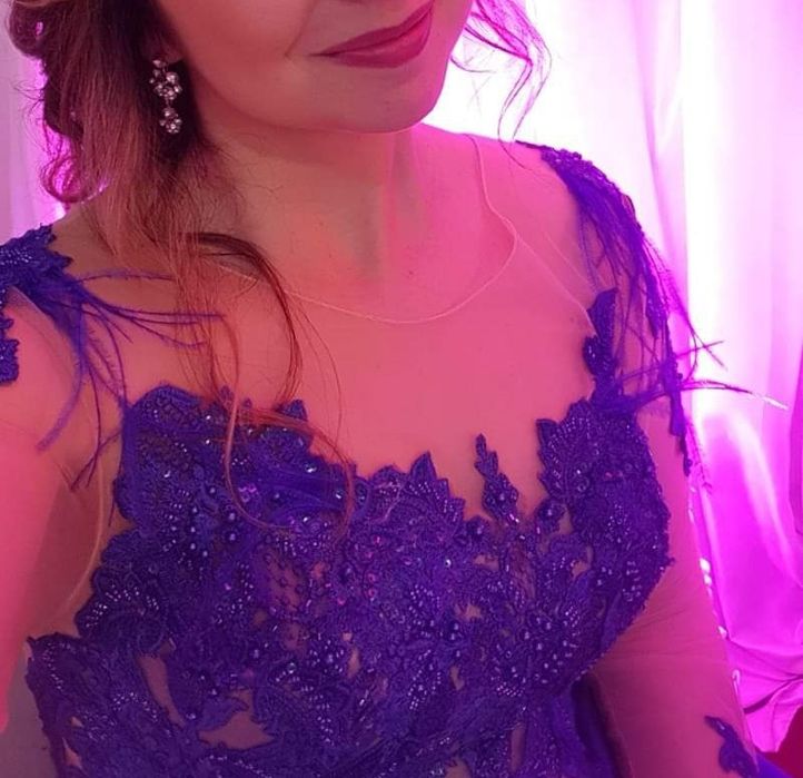 Vând rochie unicat lungă albastru marimea 40-42 cu corset