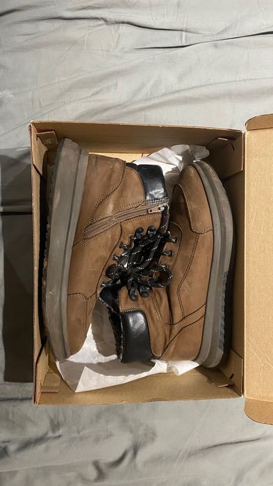 продам детские  ботинки