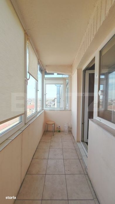 Apartament cu 3 camere,decomandat, zona Nufarul