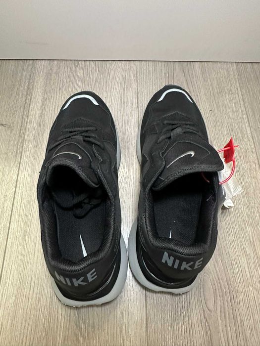 НАМАЛЕНИ Нови мъжки Маратонки Nike 43 номер -черни