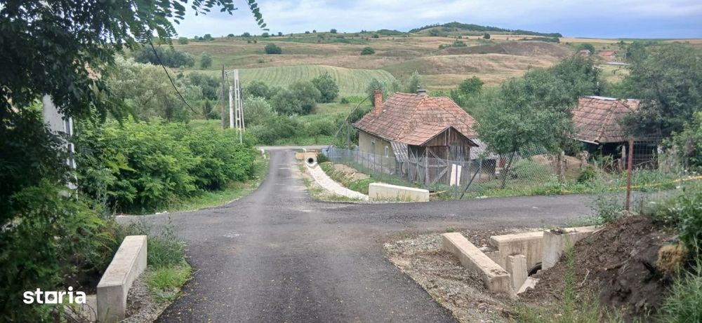 Vanzare teren intravilan cu casa veche in Camarasu, Cluj
