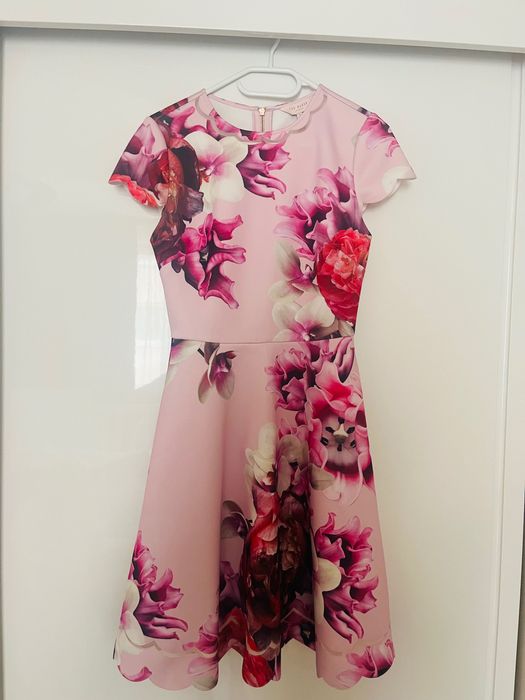 Официални рокли Ted Baker