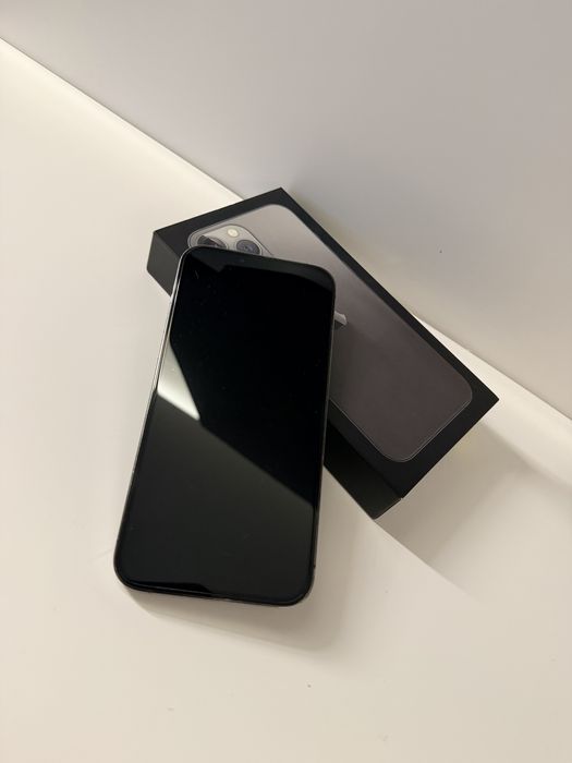 Продавам Iphone 13pro max 256GB.