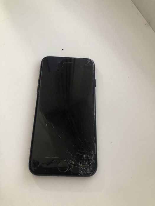 Продам айфон 7 не рабочий