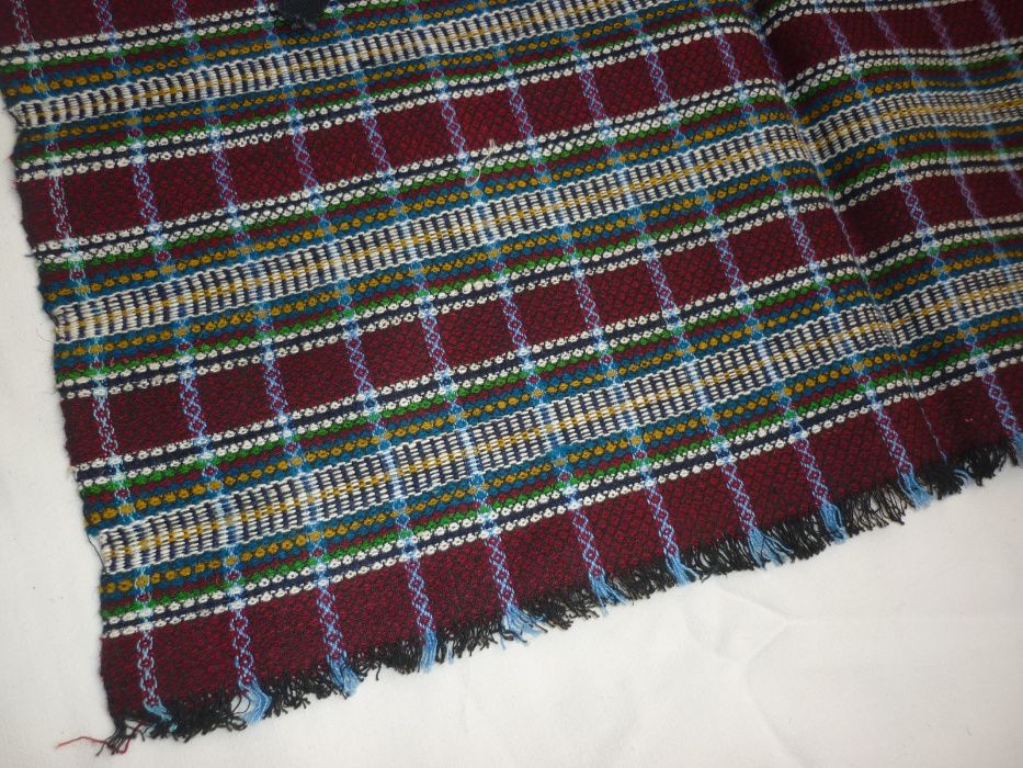 Ръчно тъкани котленски престилки с народни мотиви