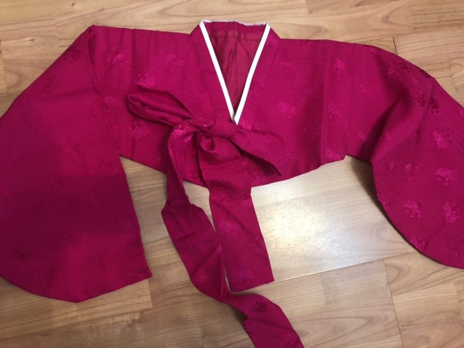 Корейское национальное платье продается