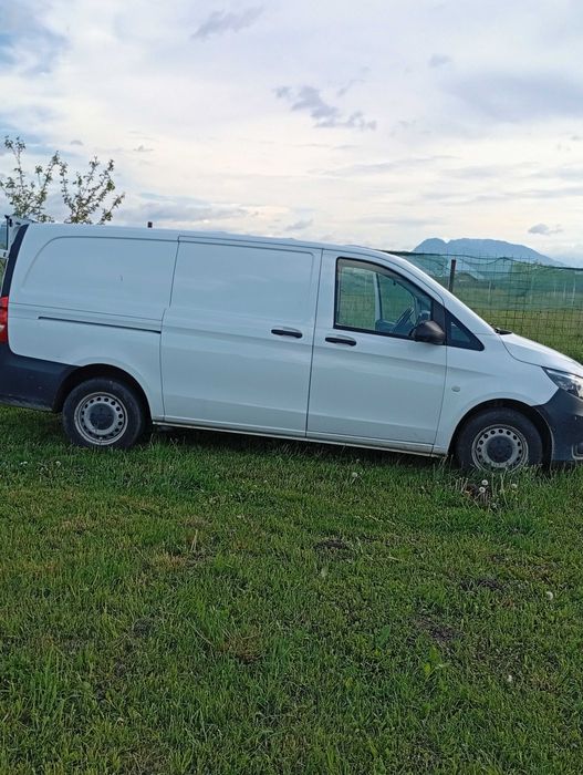Vând Mercedes Vito