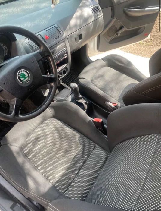 Mașina Skoda Fabia