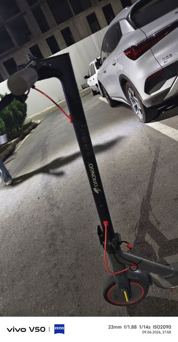 Электросамокат Xiaomi Mi Electric Scooter (на литых колесах)