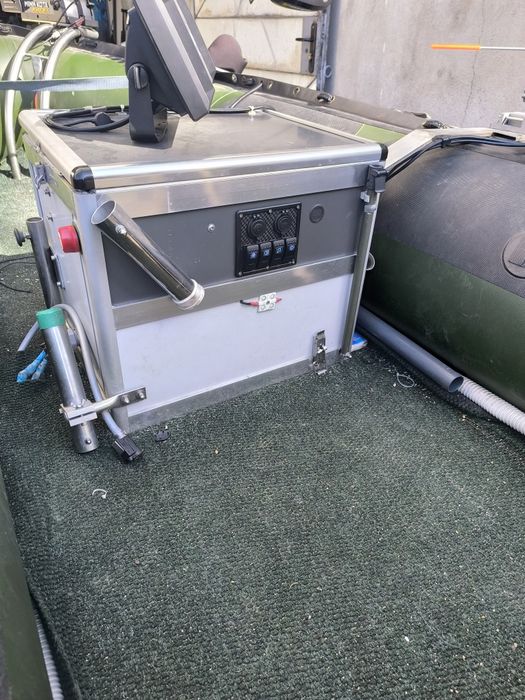 . Комплект лодка с колесар