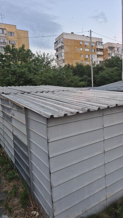 Метален гараж с алуминиев покрив