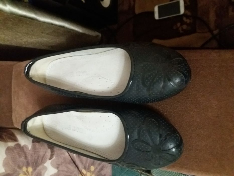 Продам лодочки для девочки.