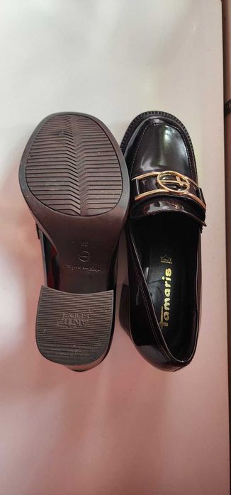 Продавам обувки на ток с платформа цвят мока