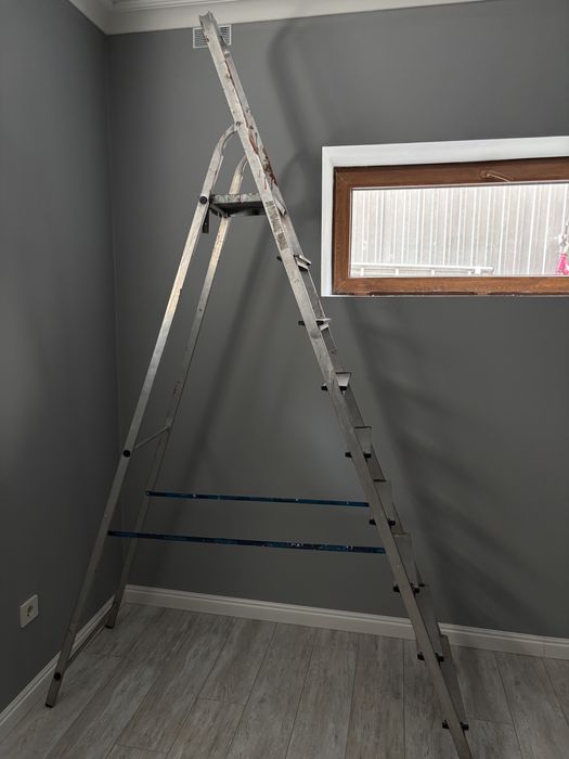 Продам стремянку 9 ступений алюминий