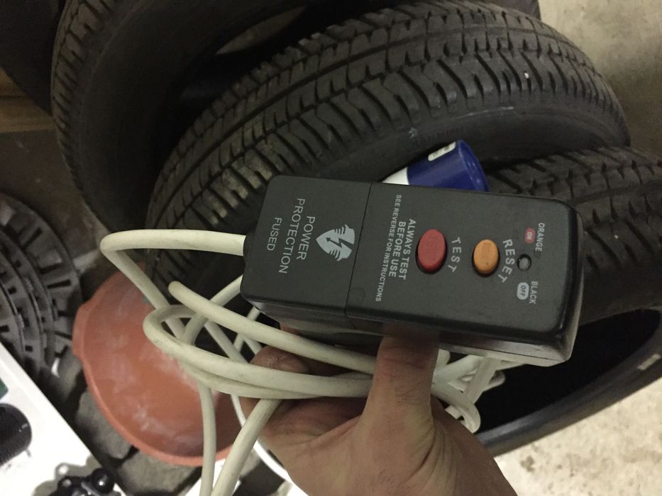 Зарядно за ел автомобил Рева Reva