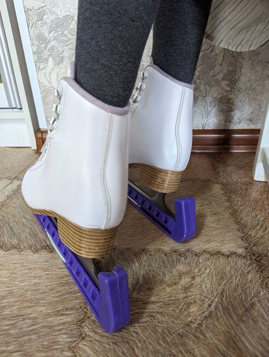 Продам коньки детские