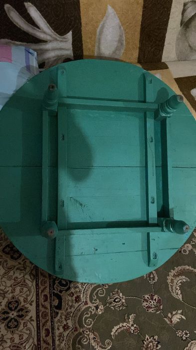 Продам круглыи стол