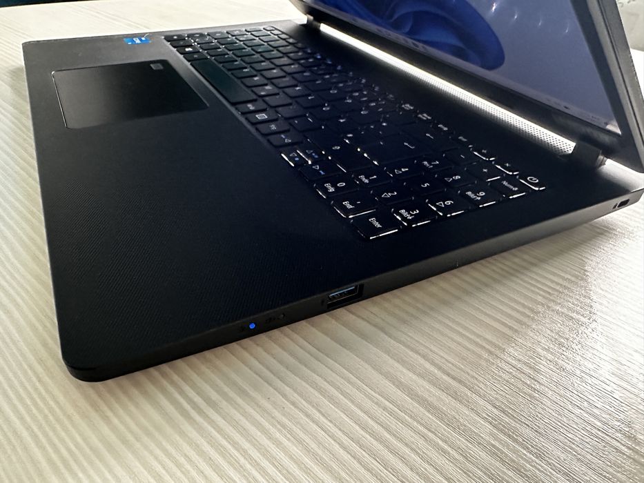 Laptop Acer 15” P2 – i5 11thGen /8GB / SSD 256Gb/ Full HD/ USB C/slim