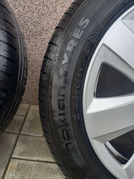 Легни гуми с джанти за Audi