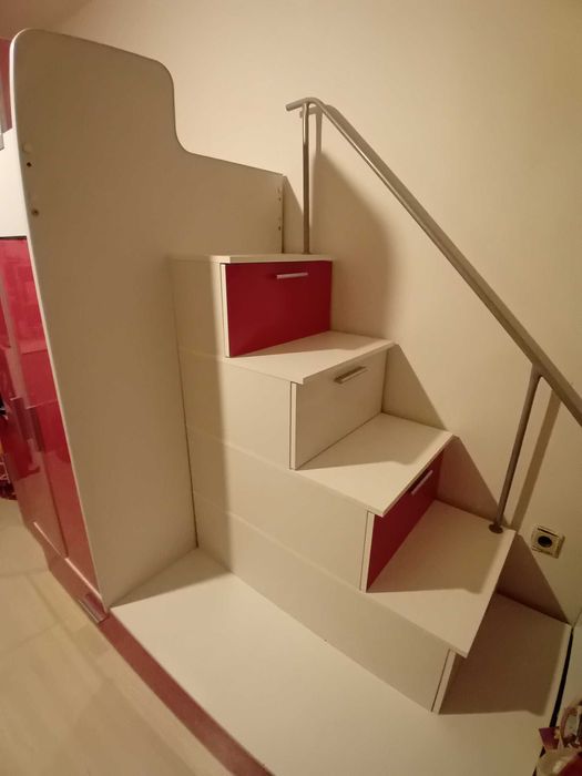 Двуетажно легло за момиче