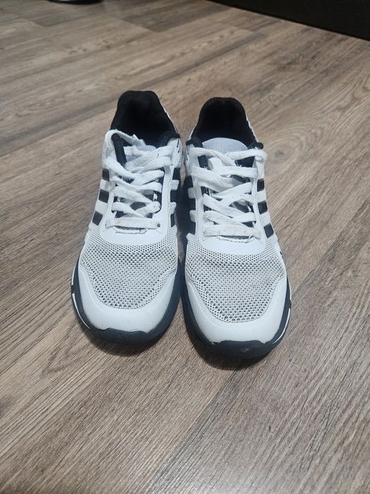 Кроссовки в хорошем состоянии