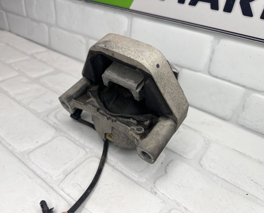 Тампон двигател ляв AUDI A6 A7 4G 3.0TFSI