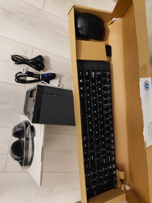 Lenovo ThinkCentre M92p i7 , 16Gb ram,ssd casti+kit tastatura si mouse