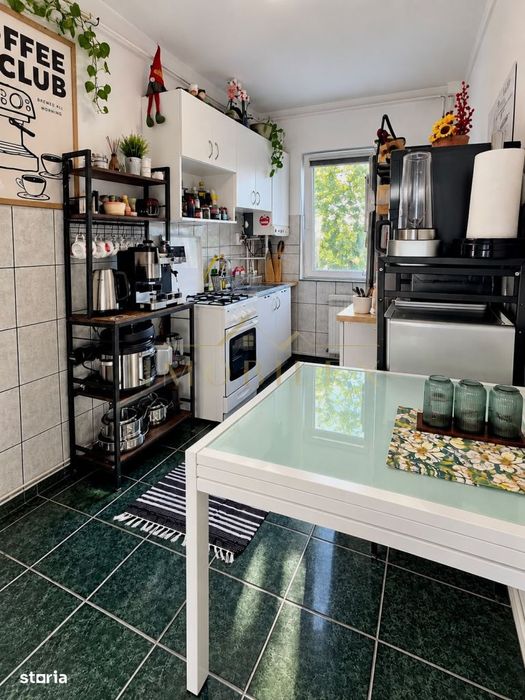 Apartament cu o camera decomandat ,zona UMF