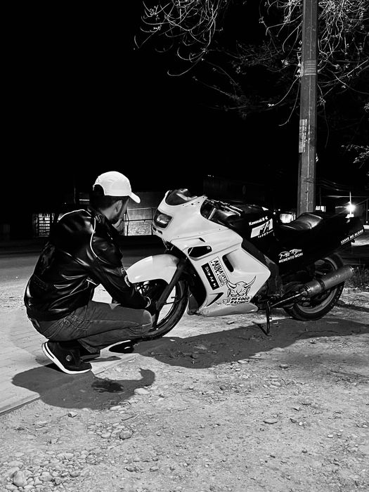 Срочно денги нужныКавасаки 250 2целиндр