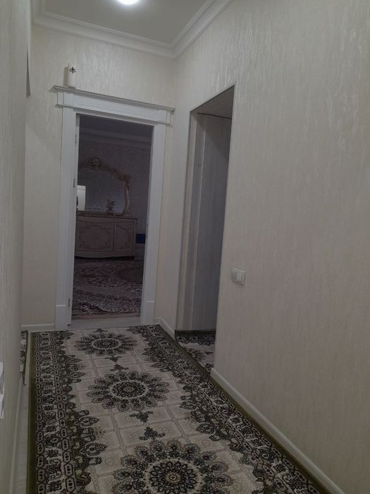 Юнусабад-6, 5 дом. Срочно продаётся сваю 3-х комнатная квартиру.