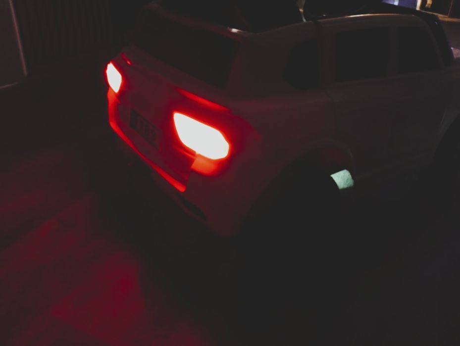 Детская машина TLC 300