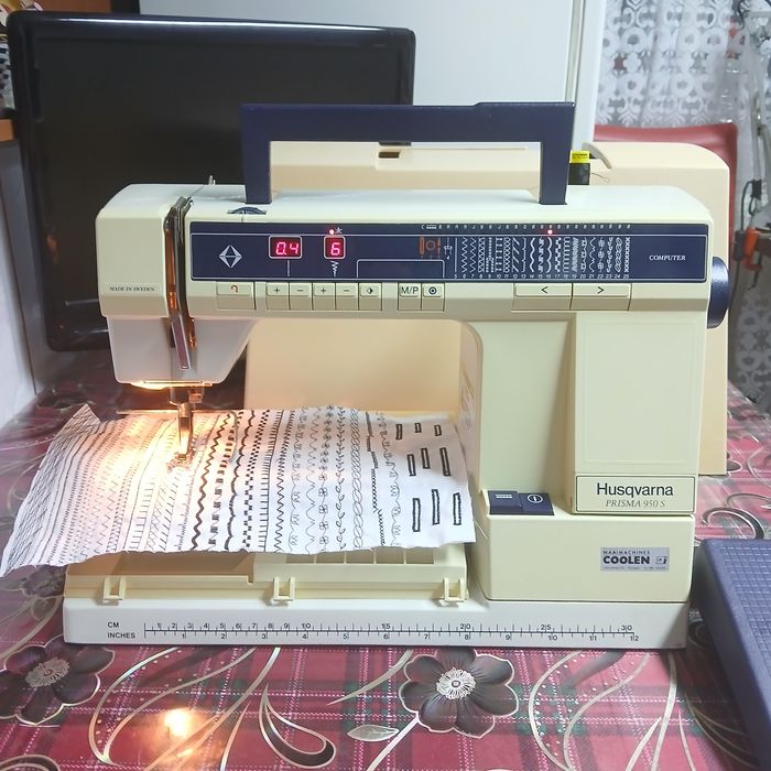 Masina de cusut HUSQVARNA PRISMA 950 S cu butoniera automata