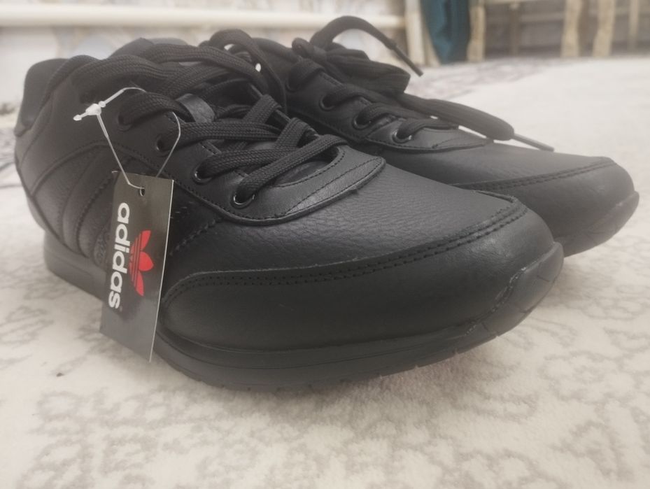 Кроссовки "Adidas" черные кожаные, Ветнам
