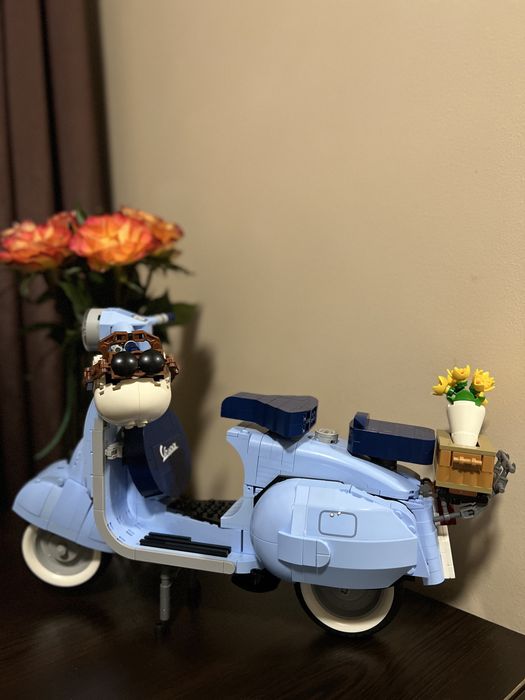 LEGO® Creator Expert 10298 - Vespa, Лего Веспа - [1107] части
