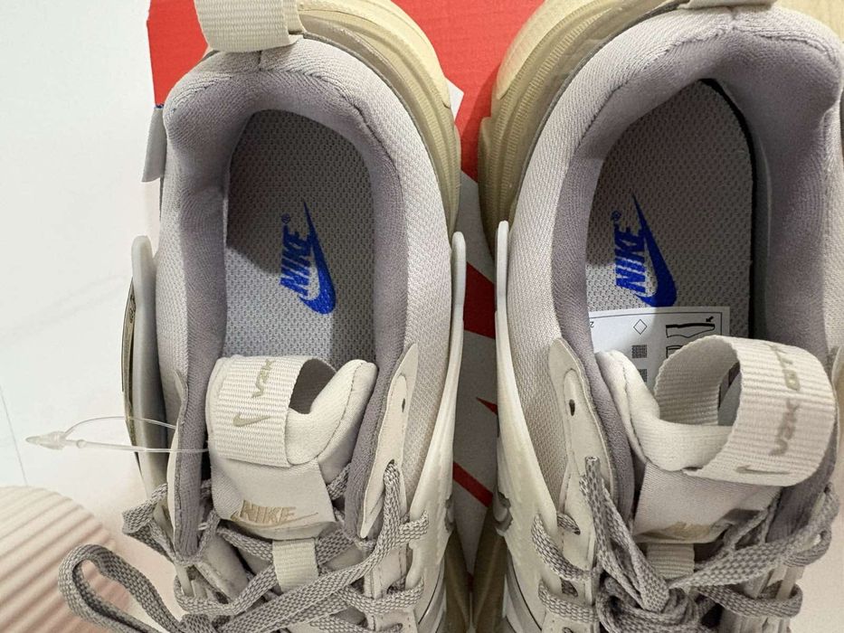 Nike V2K RUN дамски маратонки