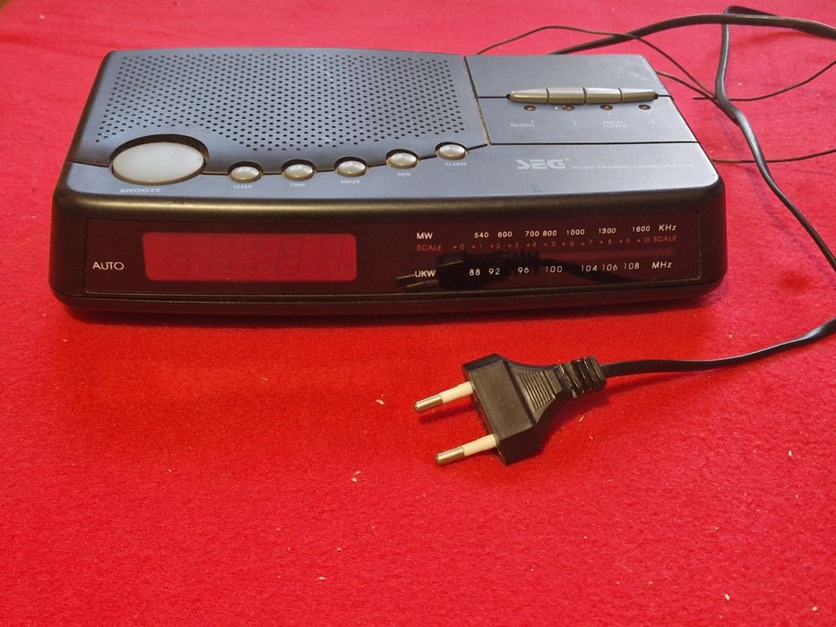 Radio cu afișaj defect