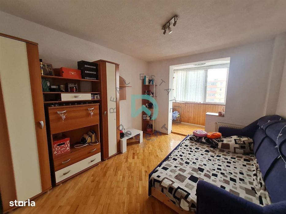 Apartament 3 camere Grivitei, intermediar, Brasov